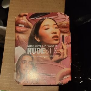 NUDESTIX Nude Love Lip Palette - Soft Pink